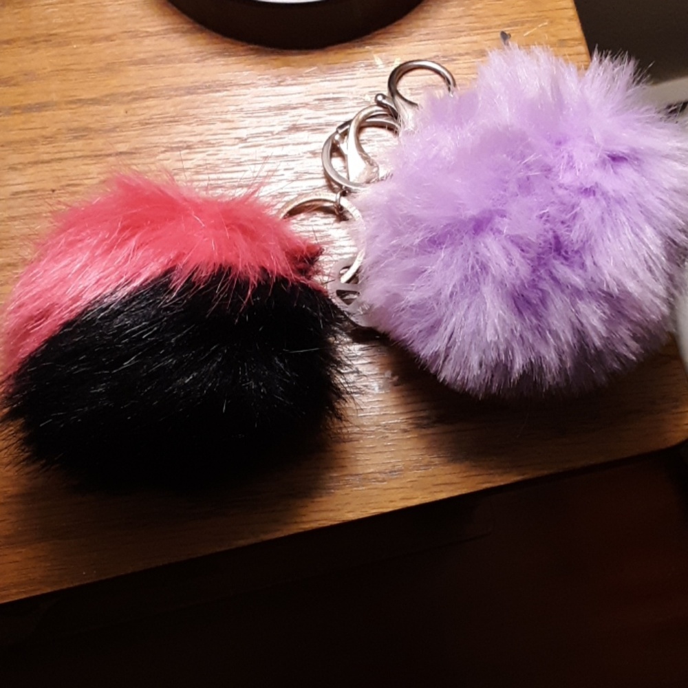 Fluffy ball key chain